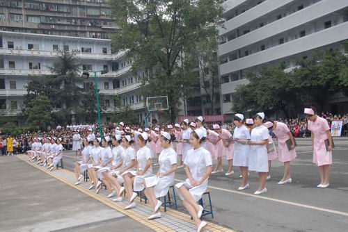 四川省達州中醫(yī)學校2019年報名條件、招生要求、招生對象